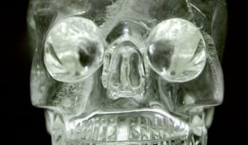 الجماجم الكريستالية